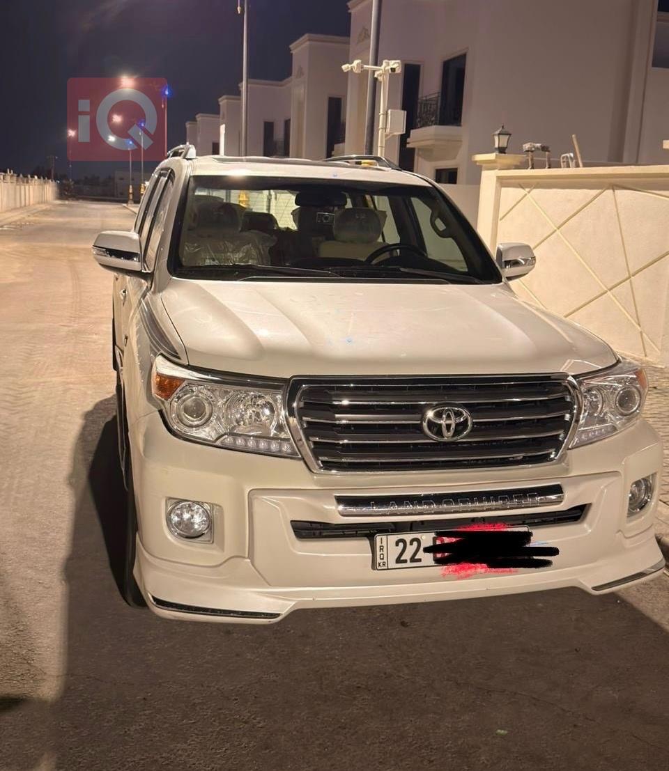 تۆیۆتا لاند کروزەر